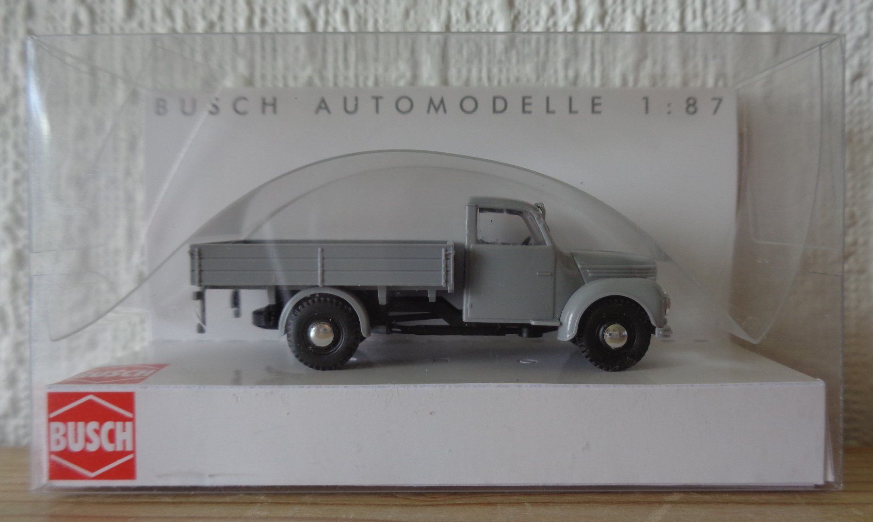 Busch Modellini di ferrovie: Busch, 4 Autos "Framo V901/2", H0 – Nuovo e nell'imballaggio originale da Arbon venduto da lyres 4