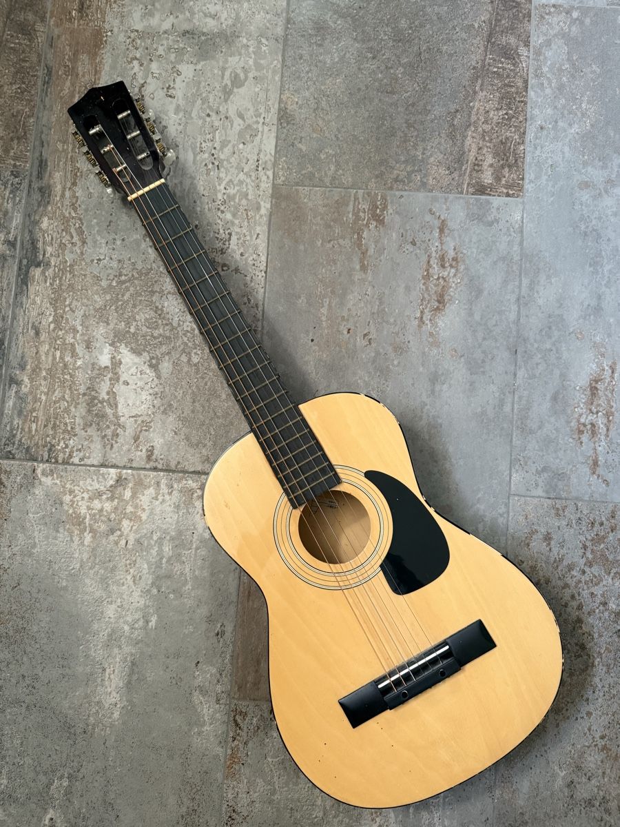 Strumenti musicali: Gitarre  – Usato da Roggwil BE venduto da KatharinaKunz