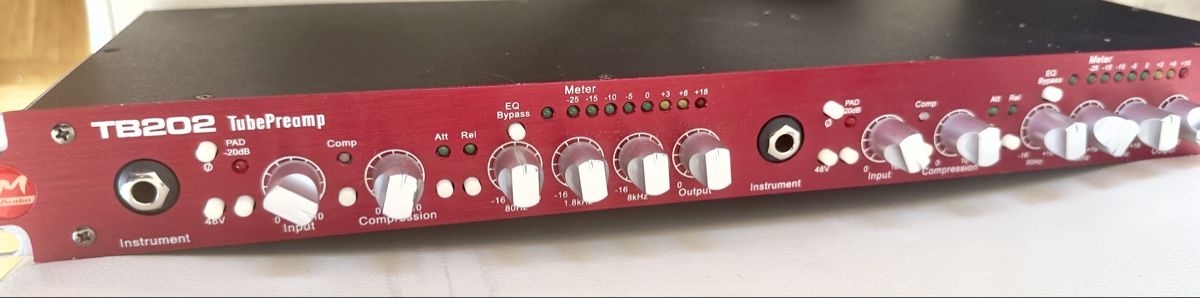 Strumenti musicali: SM pro Audio TB 202 Tube Pre Amp – Usato da Wabern venduto da Sunlight777