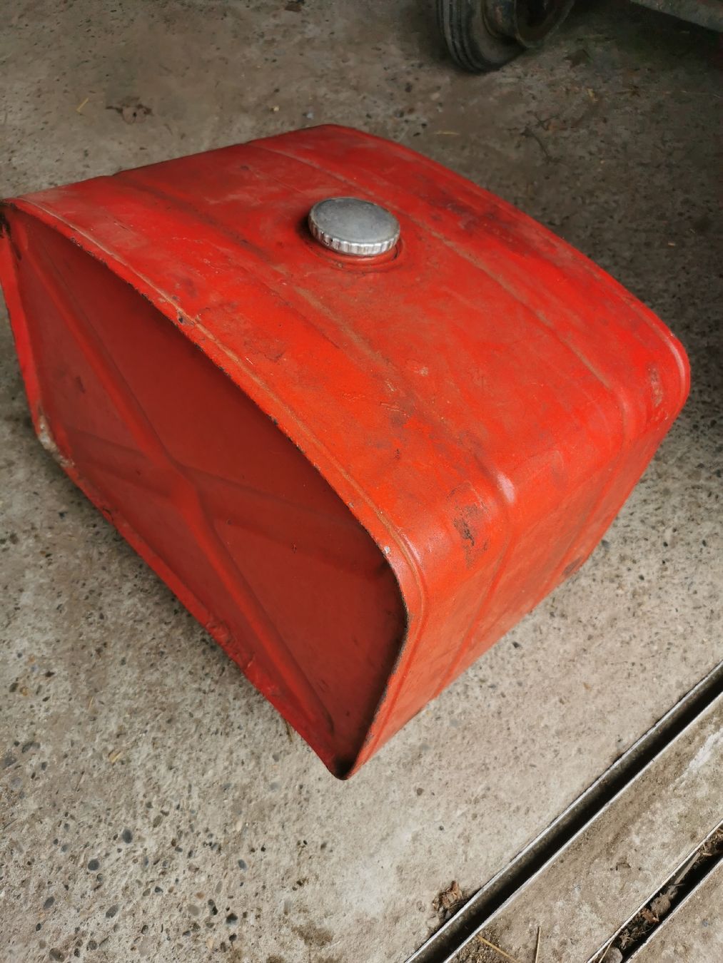Bucher Traktoren: Tank Buchertraktor – Gebraucht aus Grüningen von Niggi79
