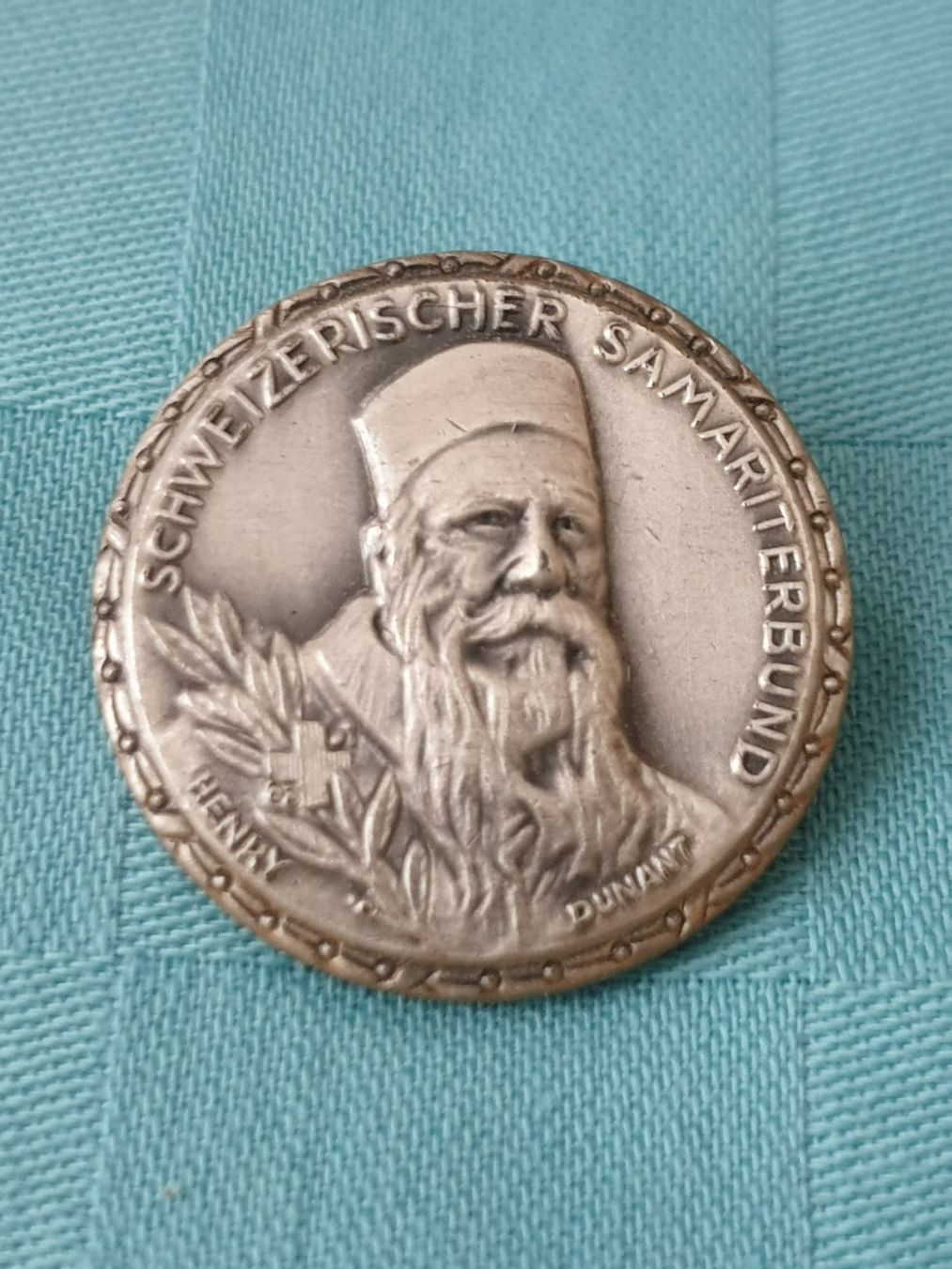 Broches & Aiguilles: SCHWEIZERISCHER SAMARITERBUND HENRY DUNANT Abzeichen – D'occasion à Mörschwil par spirspi
