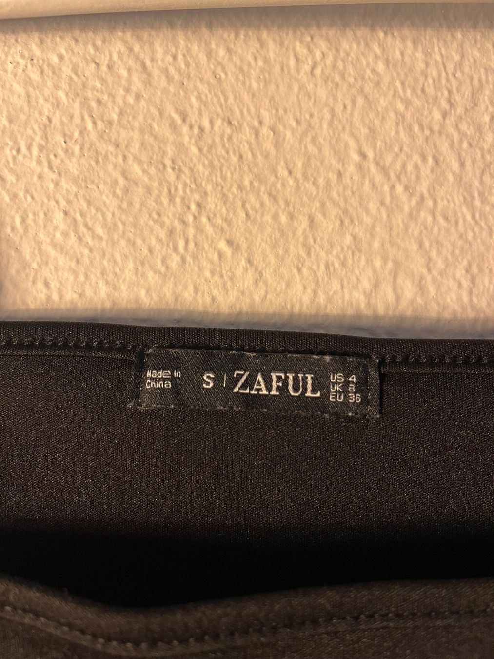 Zaful Top: Top mit Drachenstick – Nuovo (secondo la descrizione) da basel venduto da twicebutnice0 1