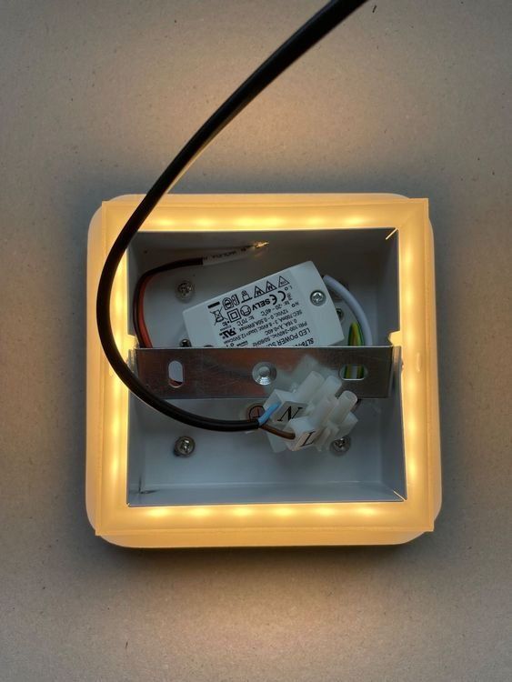 Lampen: Gips Wand- / Deckenleuchte 15x15cm – Neu und originalverpackt aus Neunkirch von liquidationen_8152 1