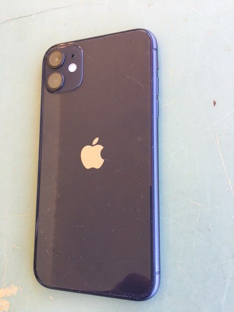 Apple Telefoni cellulari / Smartphones: iphone 11, 64 GB, makellos – Usato da Tennwil venduto da Woodbird0 2
