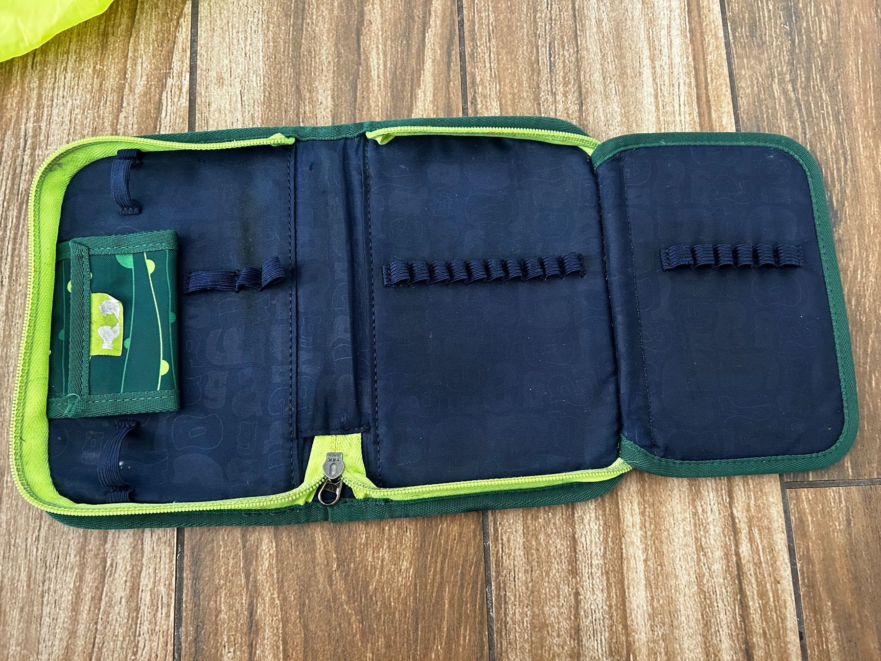 Ergobag Borse & Zaini: Ergobag grün mit vielem Zubehör – Usato da Altdorf UR venduto da arnosteff 6