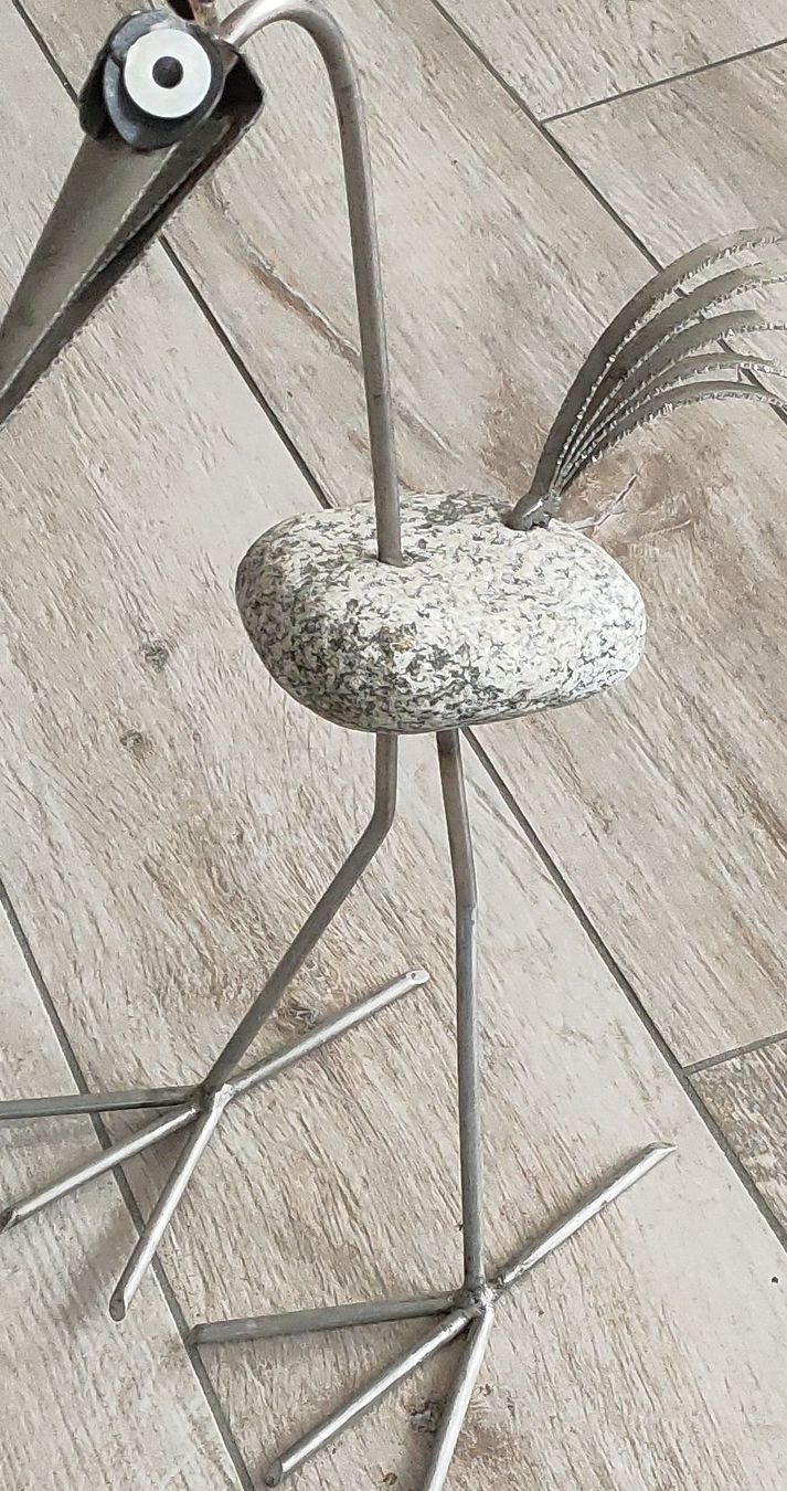 Figuren: Vogel  aus Metall und Stein – Gebraucht aus Gipf-Oberfrick von minini