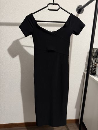 🖤BLACK OFF SHOULDER DRESS🖤