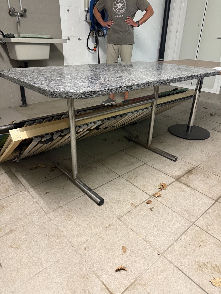 Tavoli: Granittisch – Usato da Rüthi (Rheintal) venduto da bre_np68 2