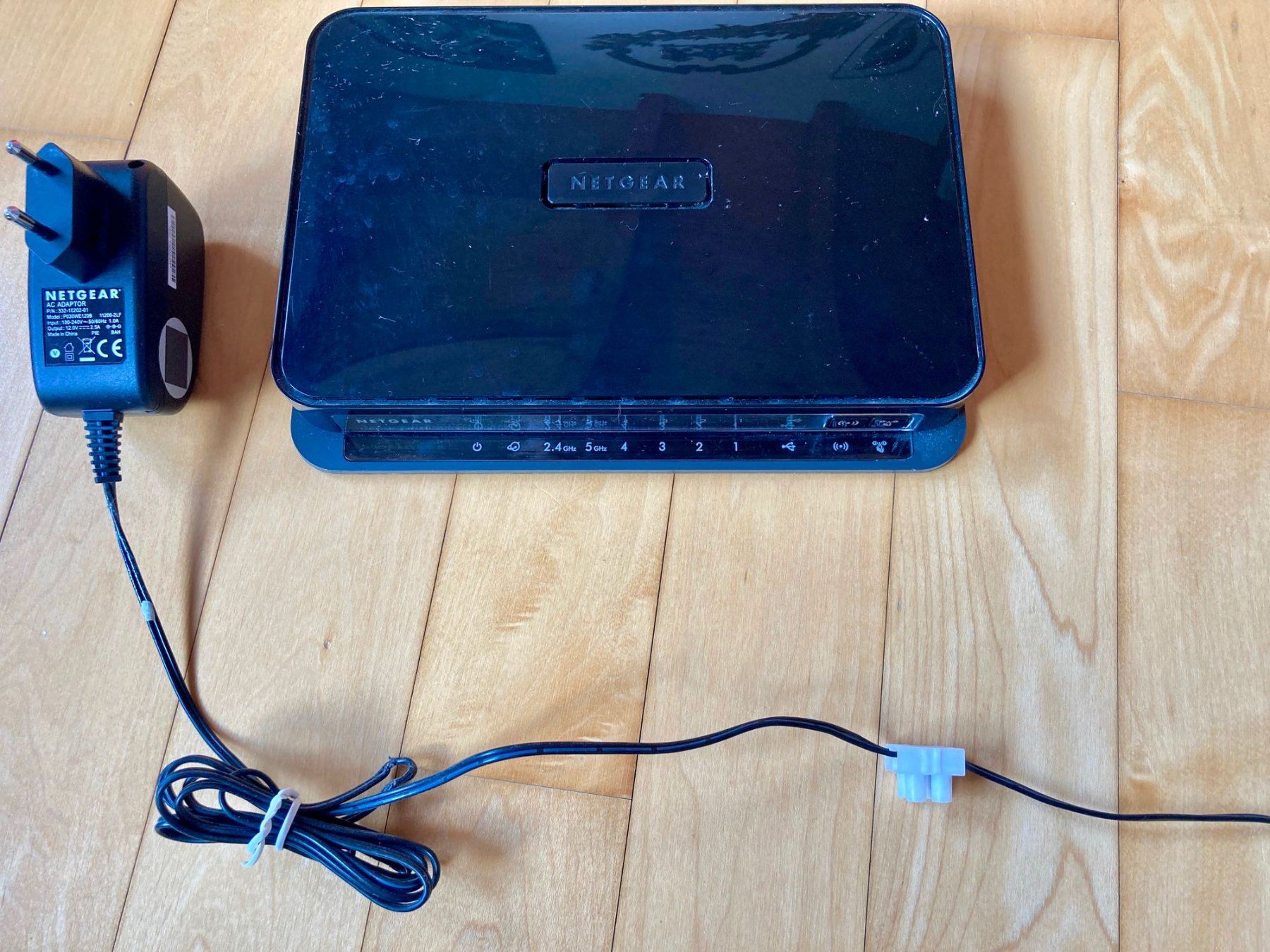 Netgear Modem & Router: WLAN Gibbut Router Netgear N600 – Usato da Sutz venduto da Linde1414
