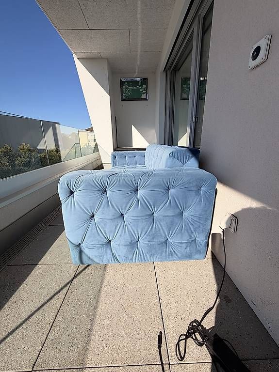 Sofas: Samtsofa mit Knopfheftung – Gebraucht aus Oberengstringen von aGiiP 2