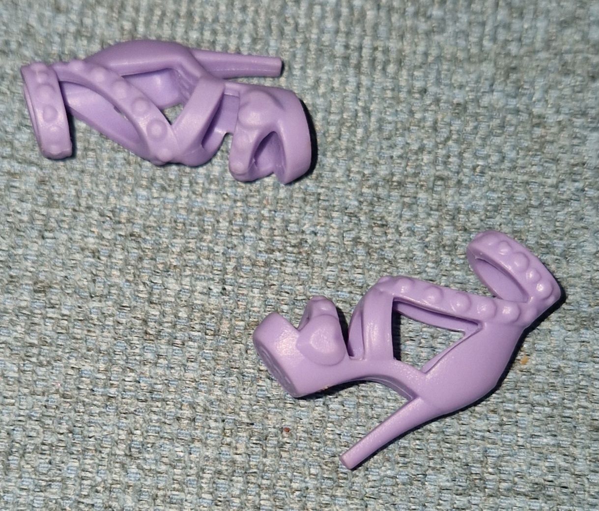 Bambole: chaussures pour Barbie  – Usato da Couvet venduto da Pioune