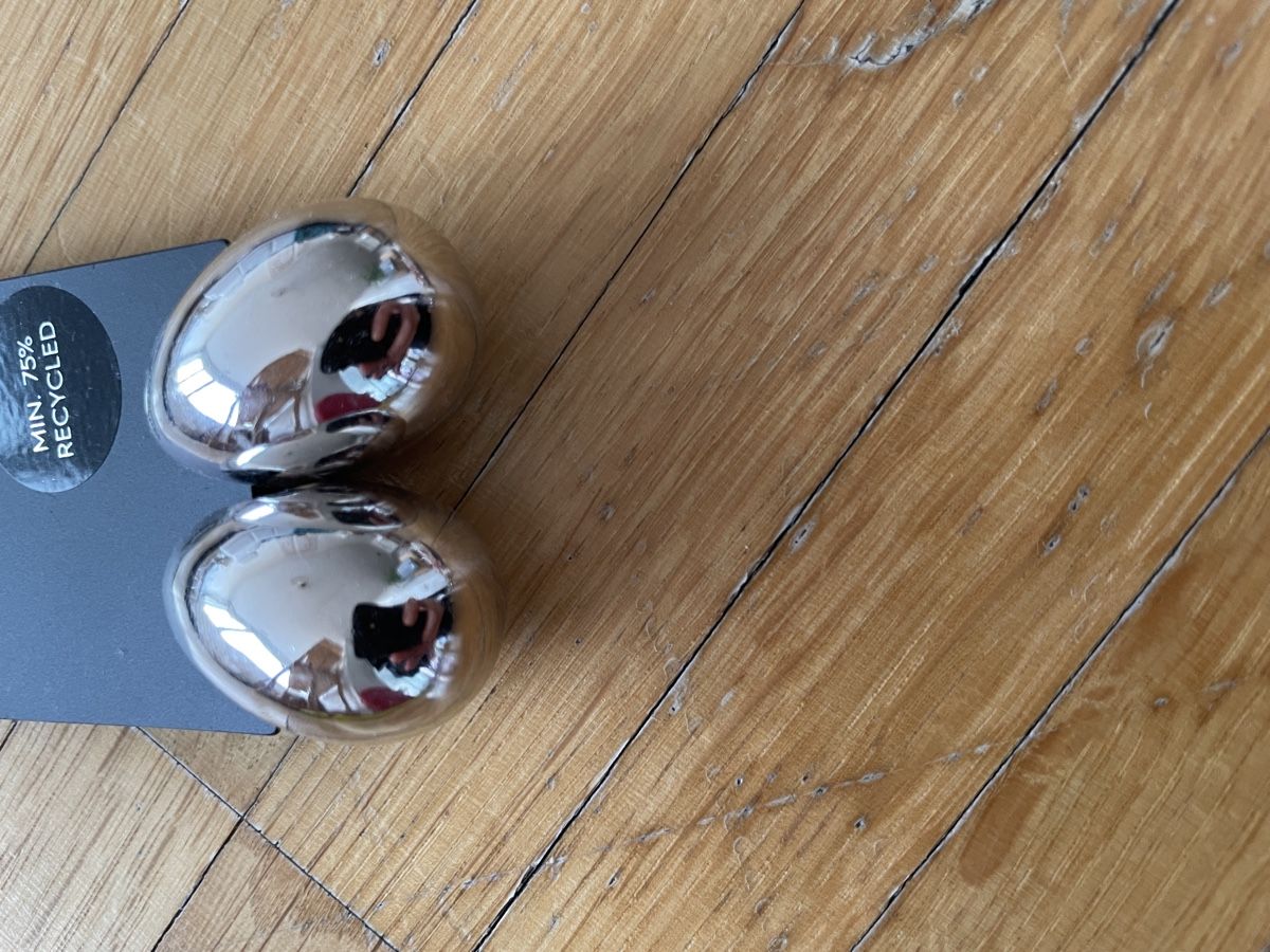 Orecchini pendenti & Orecchini a lobo: Shiny silver color Egg Shape Earrings – Nuovo (secondo la descrizione) da Neuchatel venduto da shi_9fzw 1
