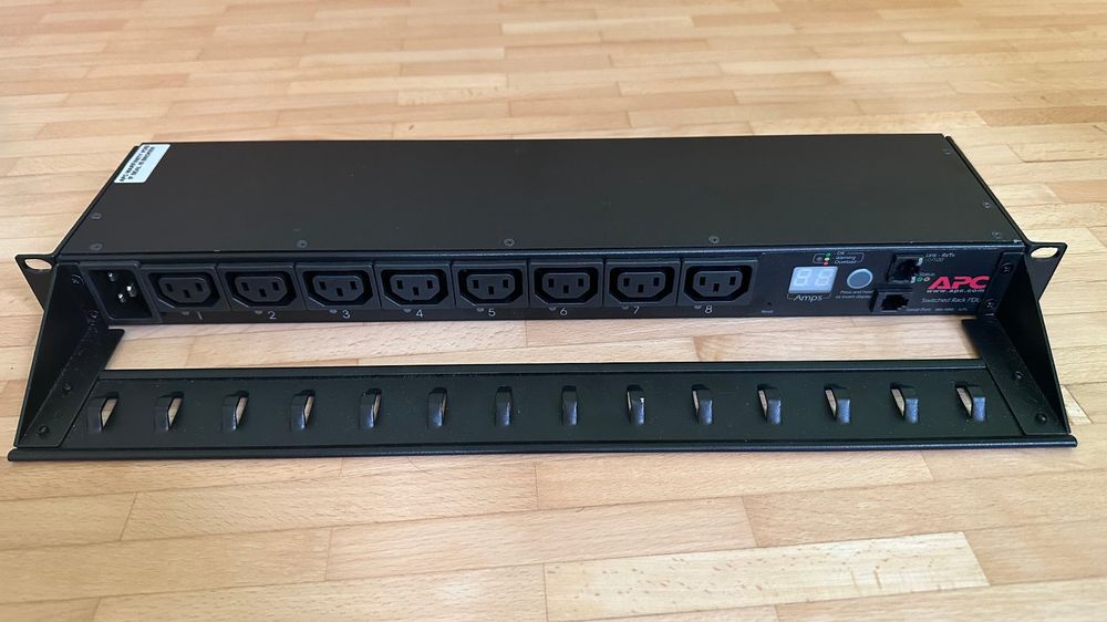 APC AP7921 Rack PDU geschaltet 1U 16A 208/230V 8xC13 (Gebraucht) in ...