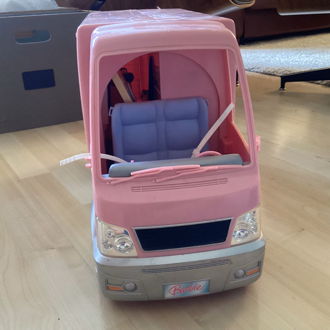 Spielzeuge: Grosser Barbie Camper Bus Pink – Gebraucht aus Zürich von  4
