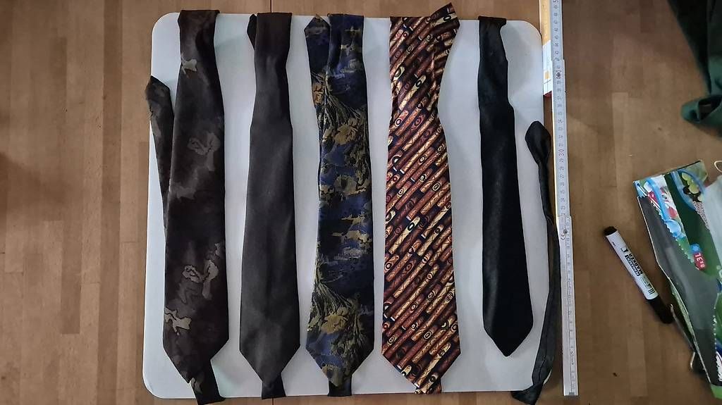 Cravates: Vintage Herren Krawatten 6 Polyester & Seide – D'occasion à Zuerich par Moysy