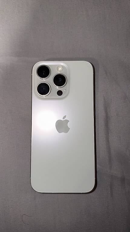 Portables: Apple iPhone 15 Pro  128 GB  – D'occasion à Seon par oke_t82f