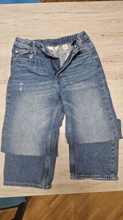 H&M Jeans Loose Fit verstellbarer Bund Grösse 146