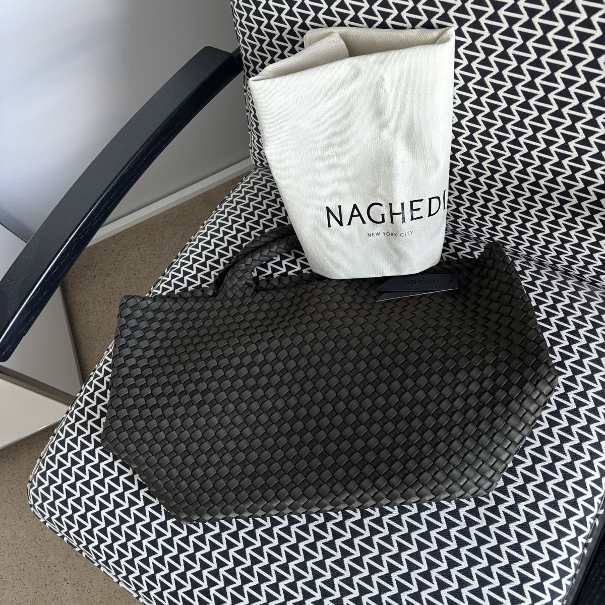 Borse da donna: NEU! Naghedi St. Barth Medium Tote – Nuovo (secondo la descrizione) da Biel/Bienne venduto da Eiskristall08