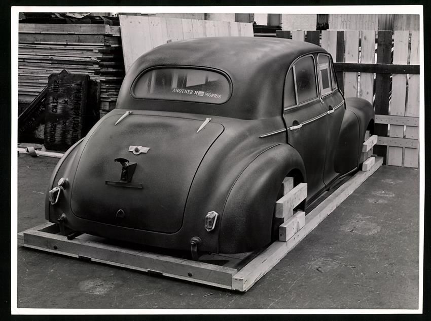 Fotografie & Manifesti: Fotografie Morris Minor, vor der Lackier – Usato da Berlin venduto da bartko-reher