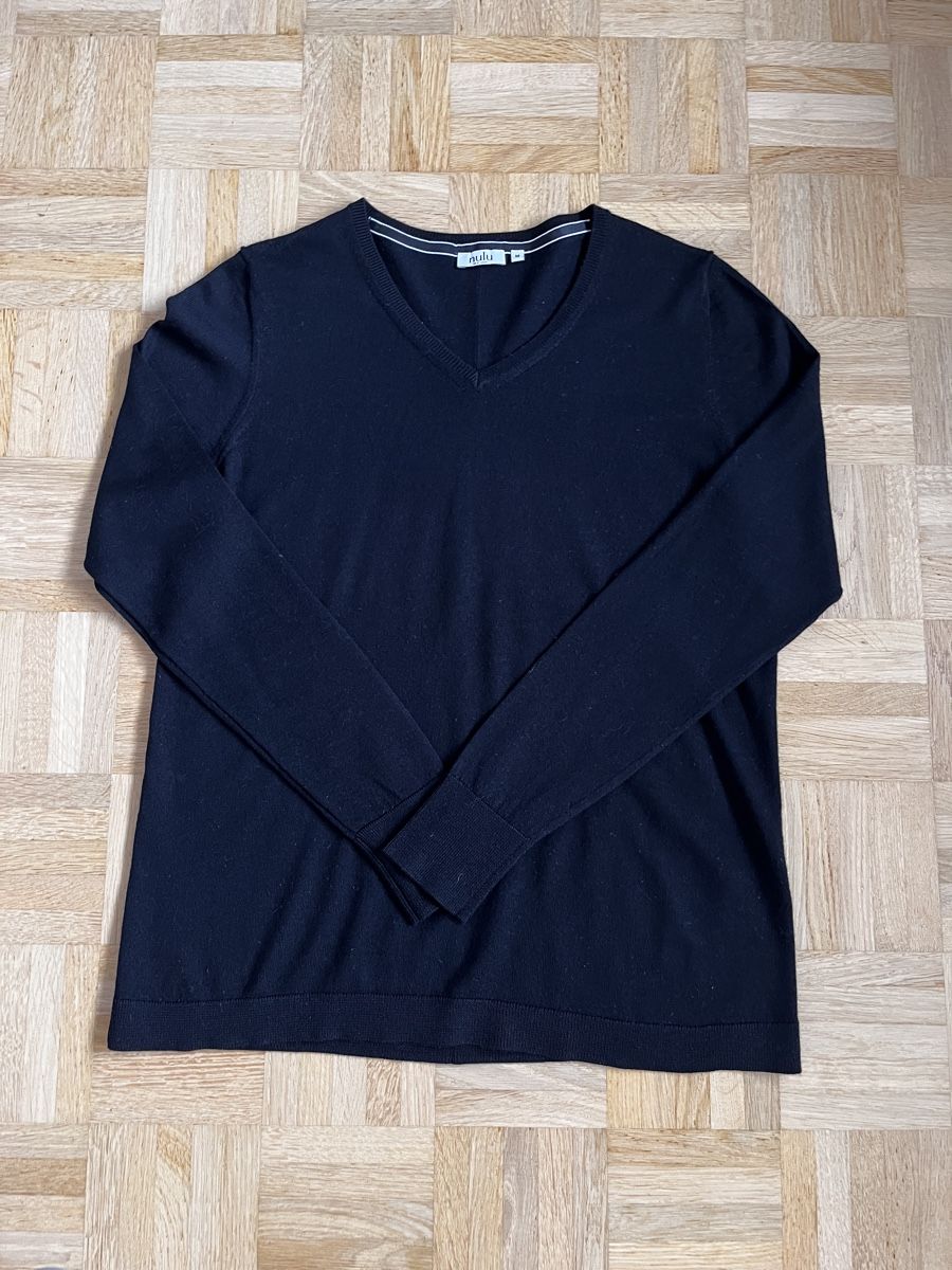 Pullover & Sweatshirts: Schwarzer Merinowolle Pulli, Gr. M, Herbst – Gebraucht aus Zürich von Kleanthy 4