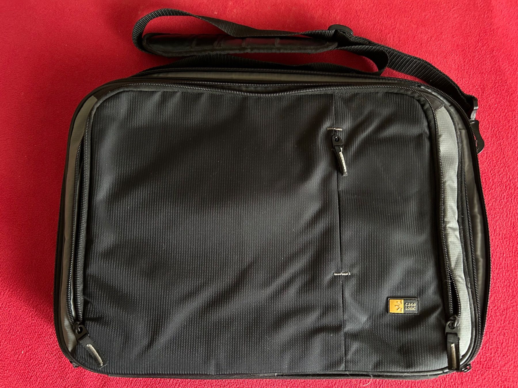 Taschen: Laptoptasche Case Logic schwarz guter Zustand – Gebraucht aus Biel/Bienne von JAN-SOLO