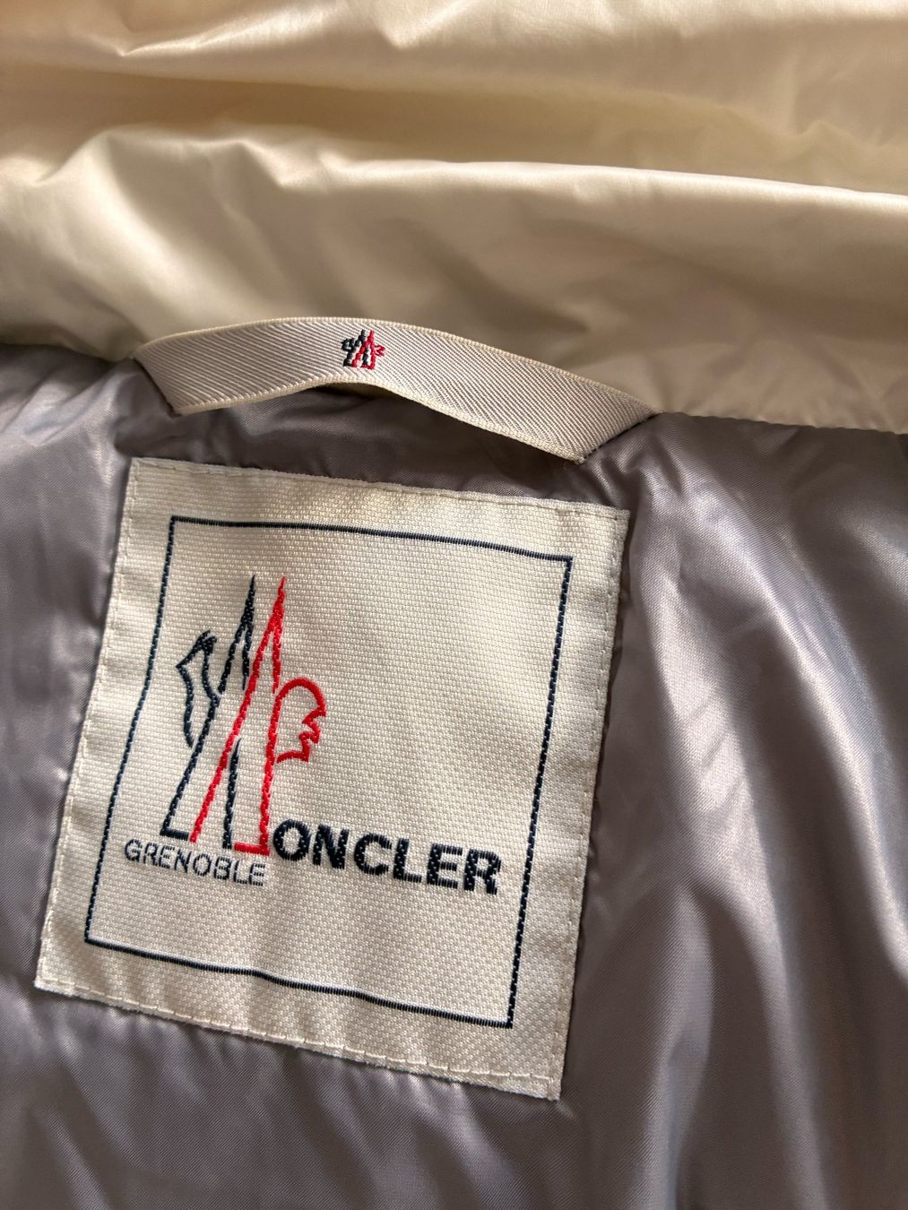 Moncler Jacken: Moncler Damen Winter Jacke – Neu (gemäss Beschreibung) aus Meilen von Fuchs_T 3