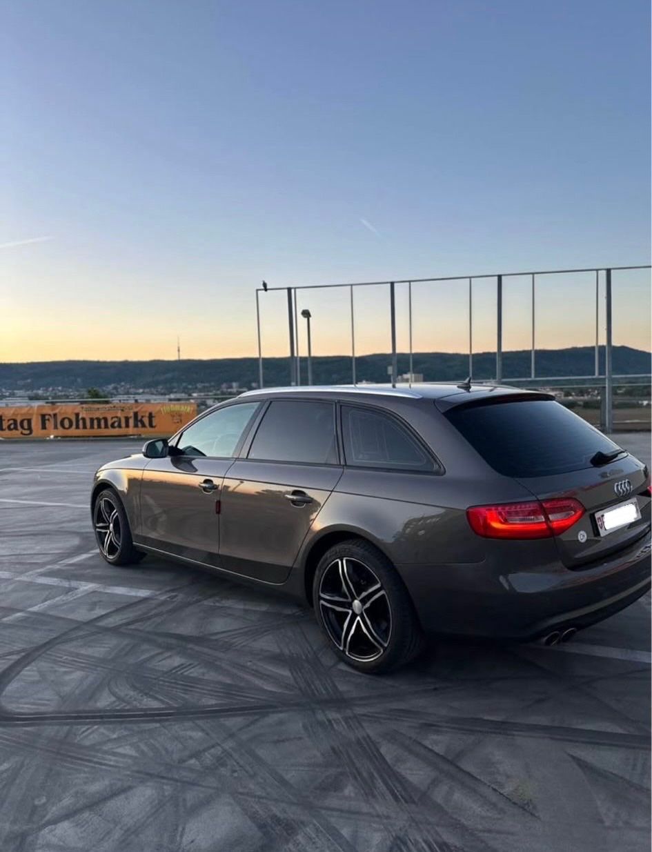 Audi Automobili: Audi A4 Avant - Schaltgetriebe – Usato da Pratteln venduto da Niki_12 3