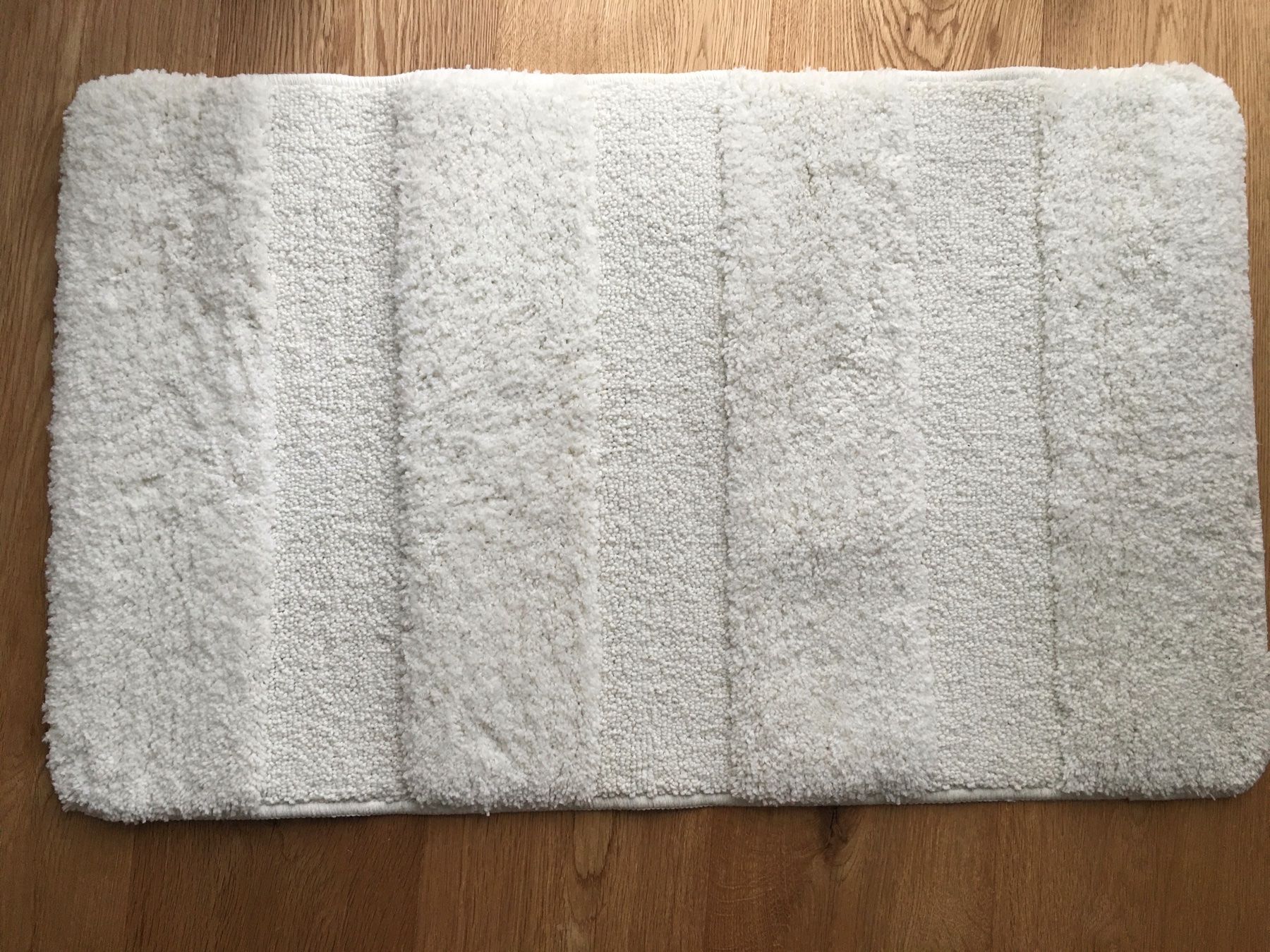 Tapis: Ungebrauchter Badeteppich – Neuf avec emballage d'origine à Suhr par mar_6lb7