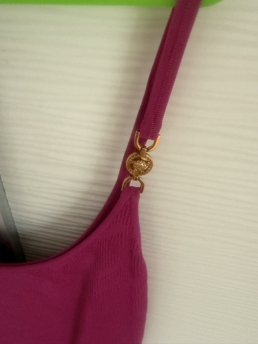 Versace Vestiti: Versace knit dress – Usato da Langnau am Albis venduto da anjalimkchotani 1