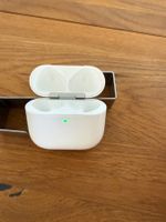 APPLE AirPods 4 Charging Case