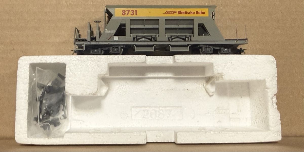 Bemo Modellini di ferrovie: Bemo RhB Schotterwagen Defekt – Difettoso da Thusis venduto da Jasmin1991995