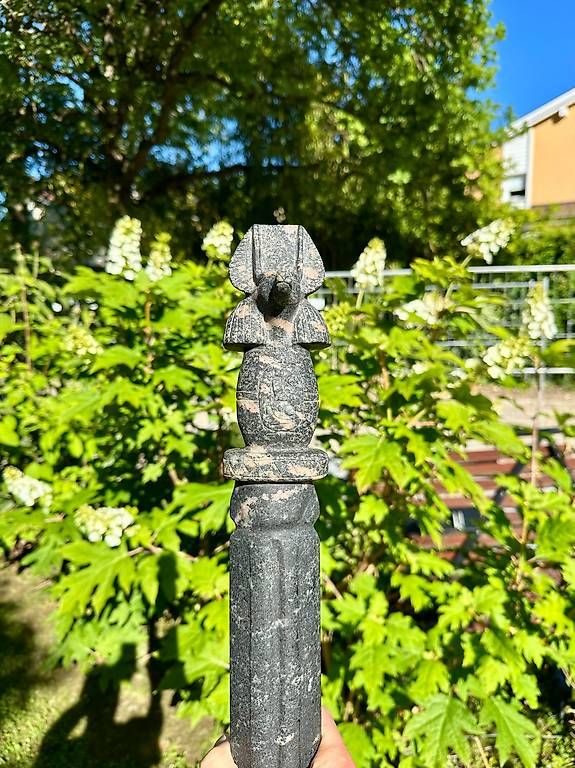 Figuren: Glaive égyptien avec tête d'Anubis – Gebraucht aus Genève von win-win 1