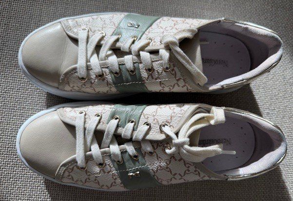 Scarpe da donna: Rassige Sneaker v. Nero Giardini Gr.39 – Usato da Egg b. Zürich venduto da lipe96