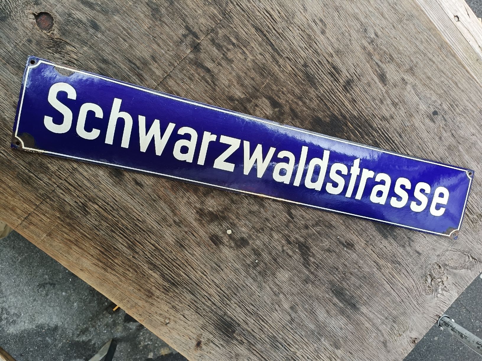 Insegne: Altes original Strassen Schild / Schwarzwaldstrasse "Basel" – Usato da Brugg AG venduto da Ente015