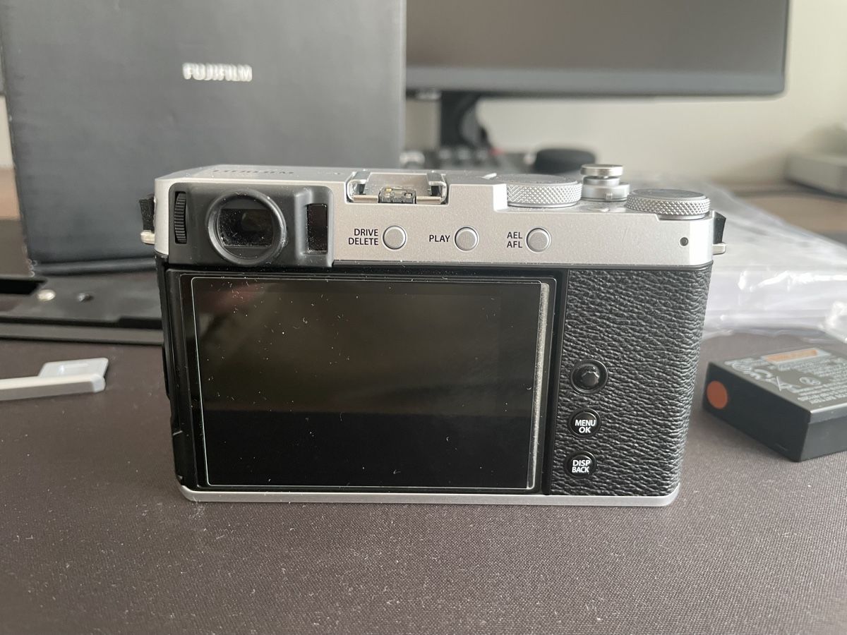 Fujifilm Fotocamera: Fujifilm X-E4 / 2700 Auslösungen – Usato da Wittenbach venduto da therealmoonstone 2