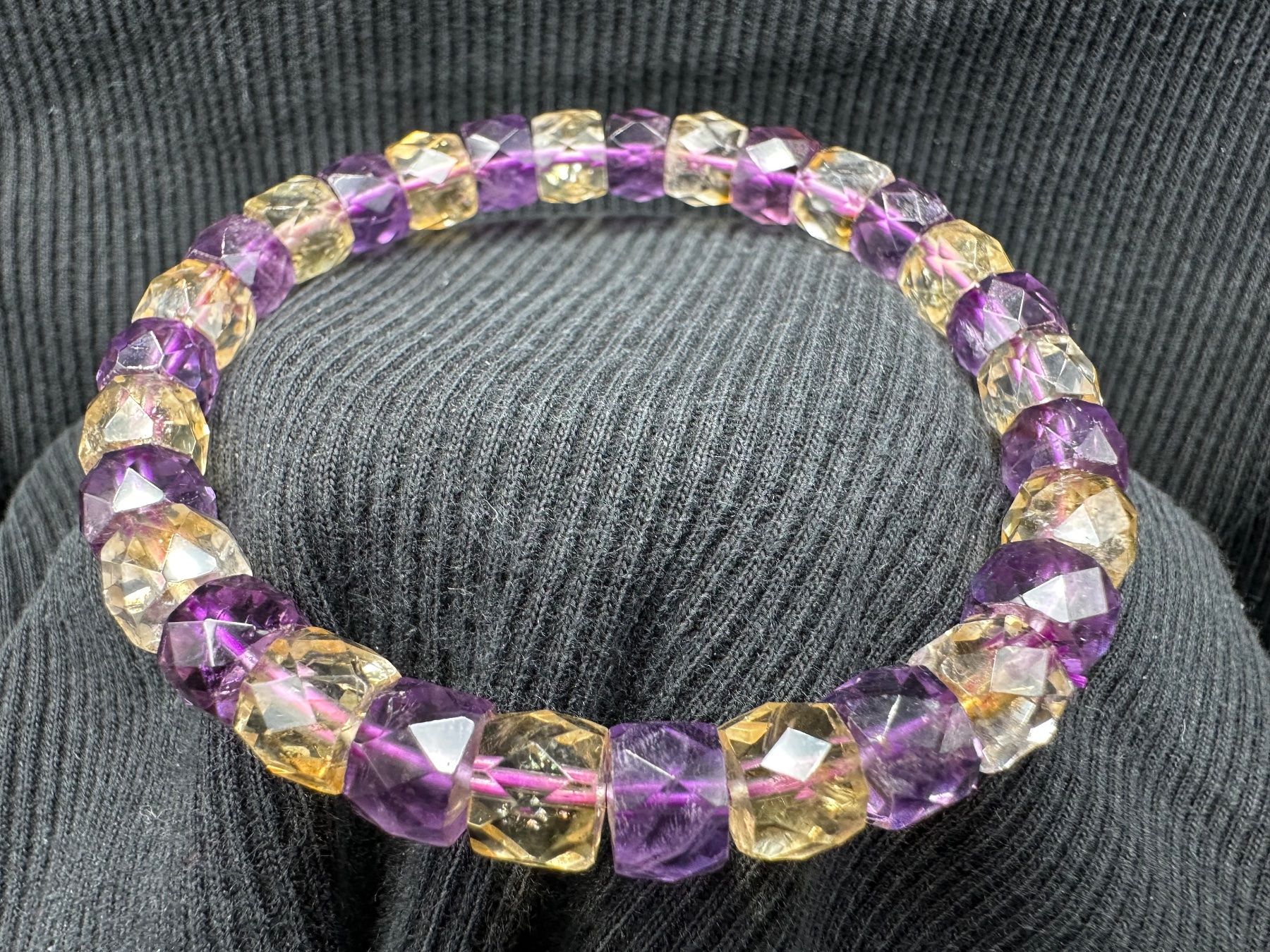 Bracelets: Facettiertes Amethyst mit Citrin Stretcharmband – Neuf avec emballage d'origine à Männedorf par EarthCraft 2