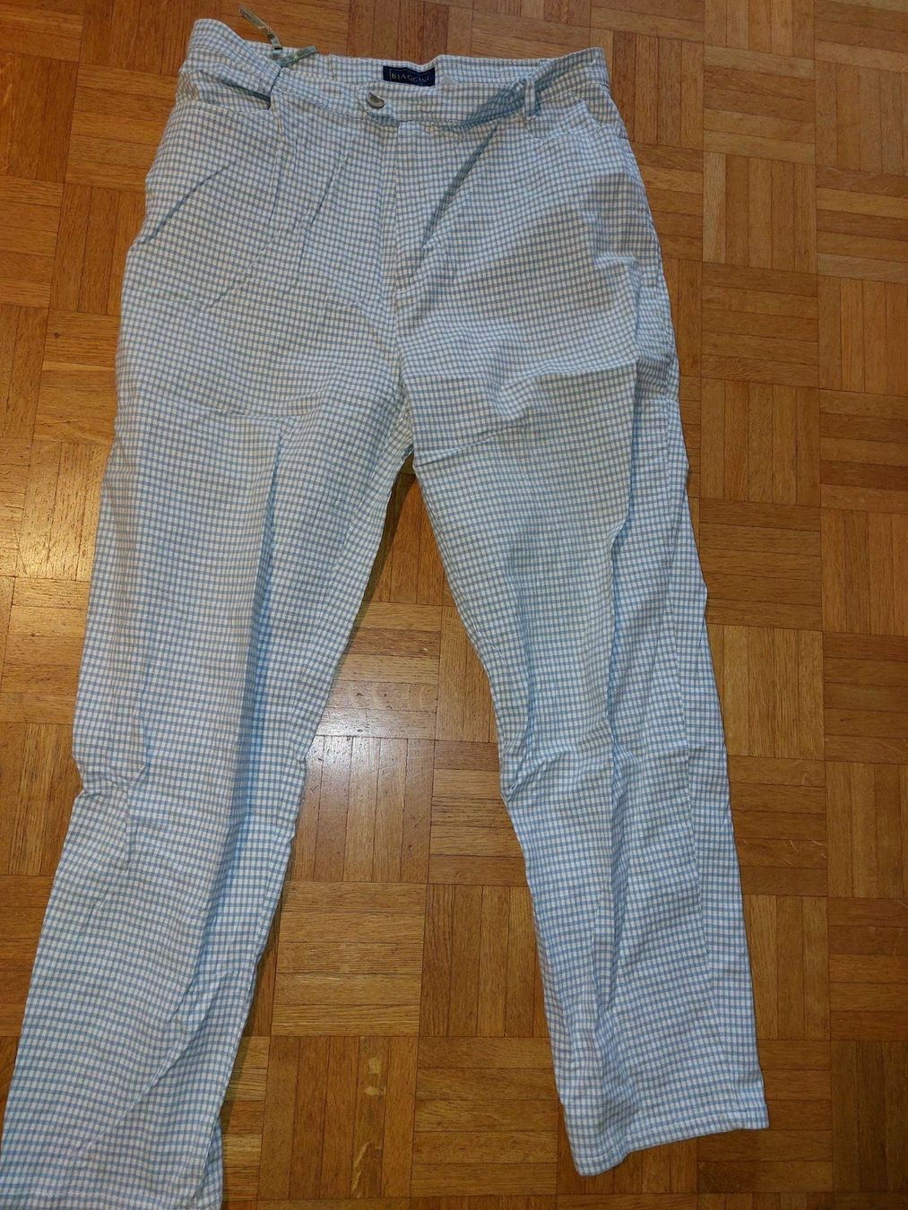 Jeans: wunderschöne Jeans/Hose, grösse 22,  hellblau/weiss/grau – Usato da Escholzmatt venduto da Stern777