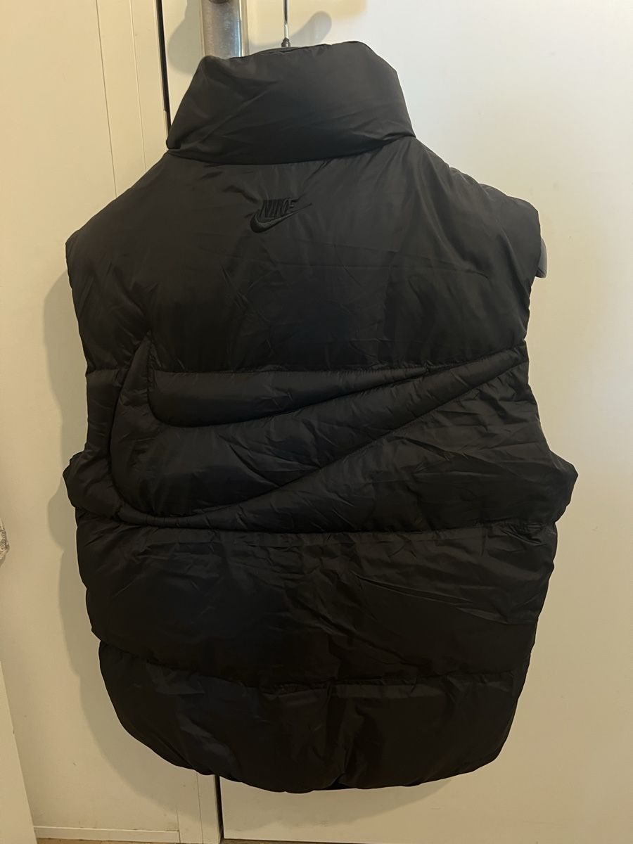 Nike Gilet & Giacche: Nike vest  – Nuovo (secondo la descrizione) da Versoix venduto da Ivan2090 2