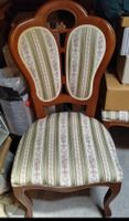 2 chaises en bois très bon état