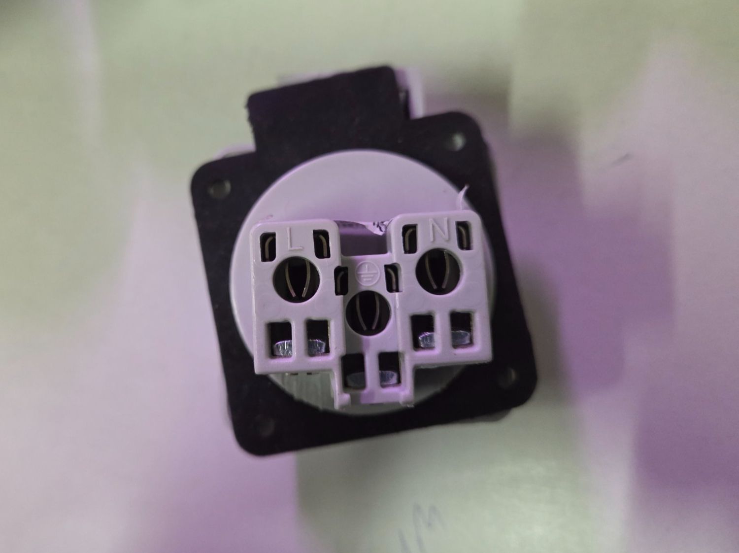 Spine: T23 Steckdose von tp electric Einbausteckdose 16a – Nuovo (secondo la descrizione) da Zürich venduto da eymen20 2