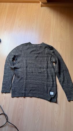 Gut erhaltener Pulli, Grösse L
