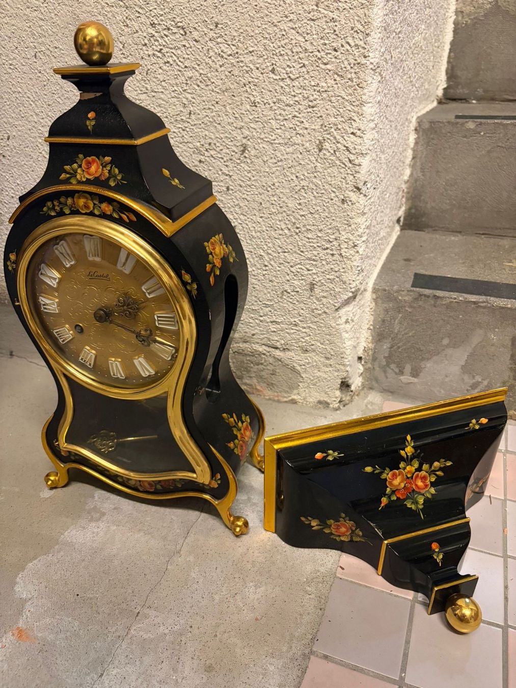 Orologi da terra & Orologi da parete: Neuenburger Pendule Le Castel mit Sockel – Usato da Zürich venduto da oli_9dhs 1