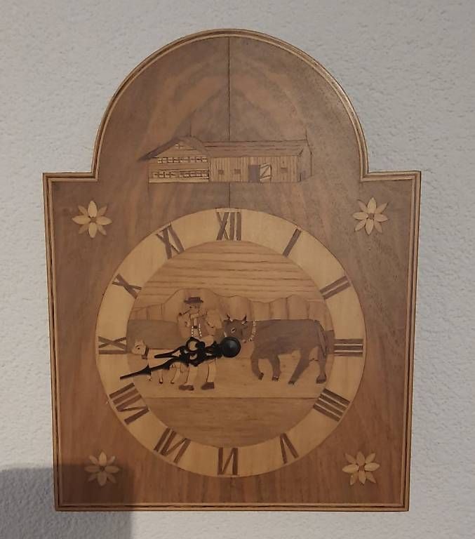Stand- & Wanduhren: Wanduhr – Gebraucht aus Zuckenriet von Delta31