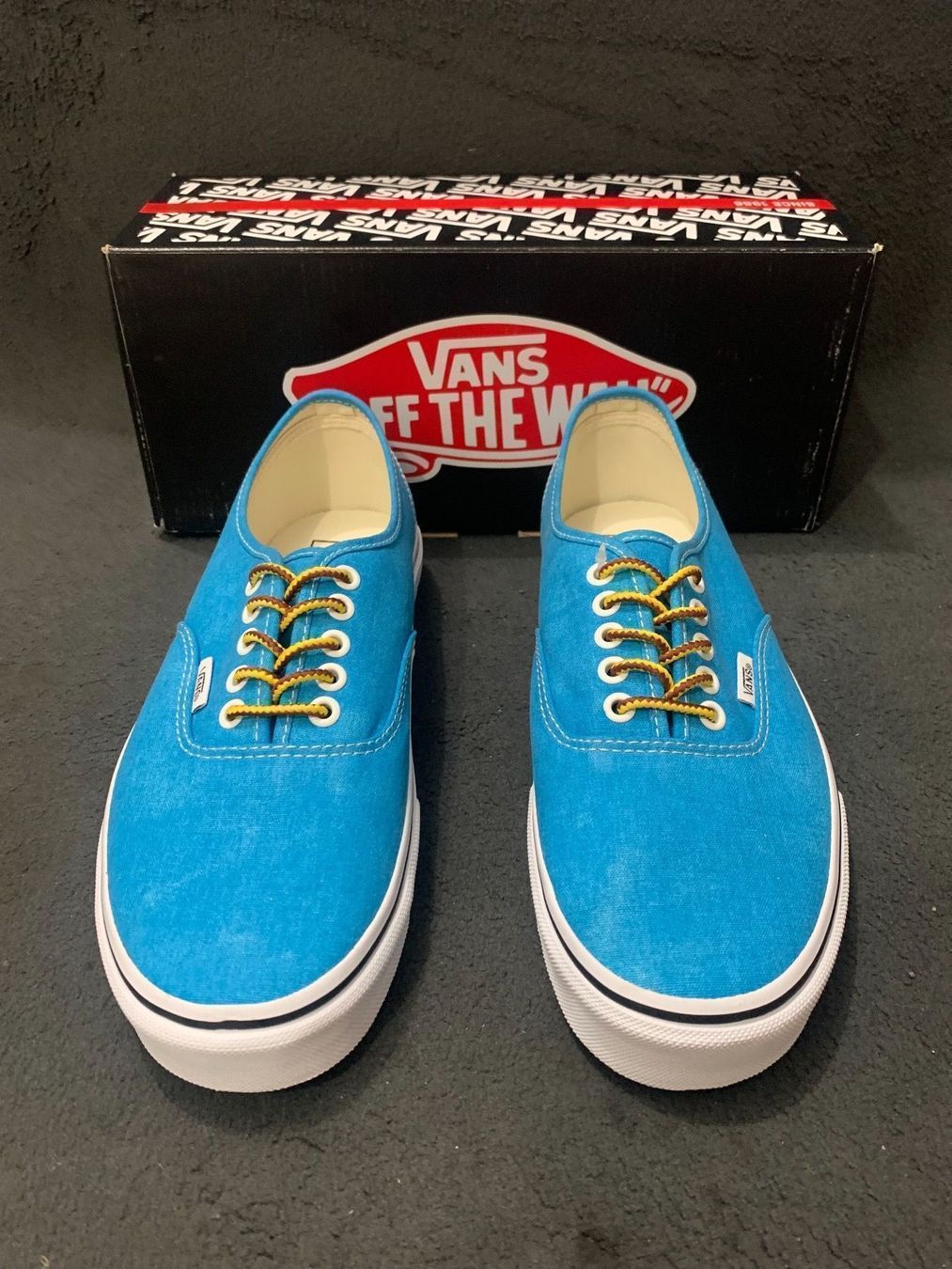 Vans Scarpe da uomo: Vans Authentic , Grösse 39 – Nuovo e nell'imballaggio originale da Zürich venduto da LIQUIDATOR.CP