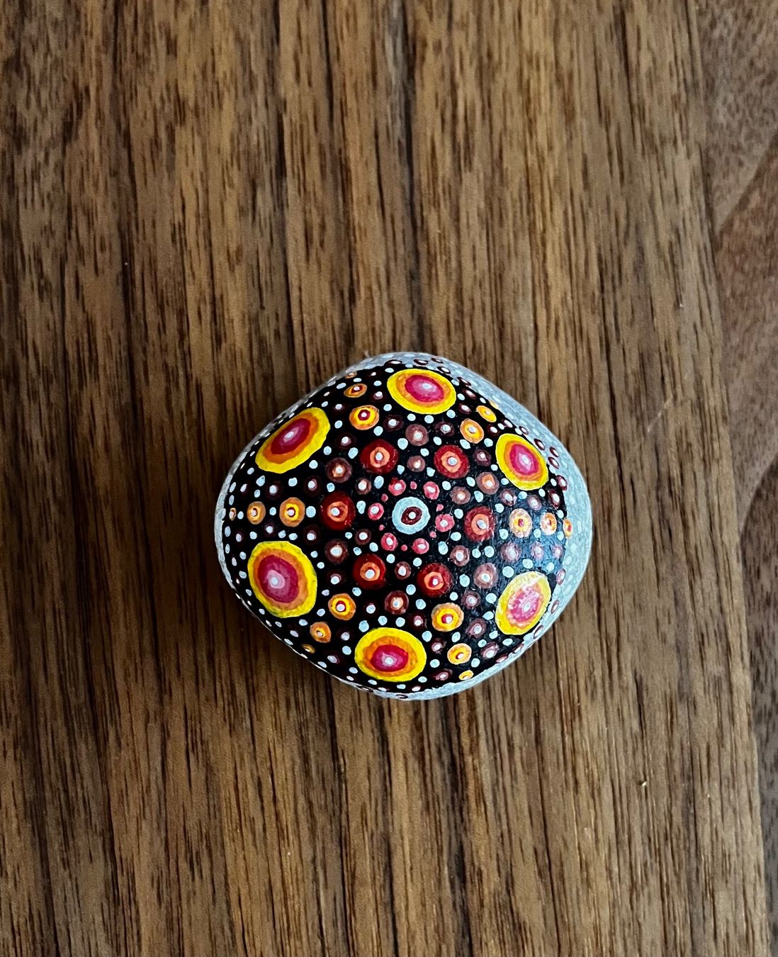 Tutte le decorazioni: Handbemalter Mandala-Stein, Deko, Glücksbringer, Geschenk – Usato da Luzern venduto da sil_v7yf