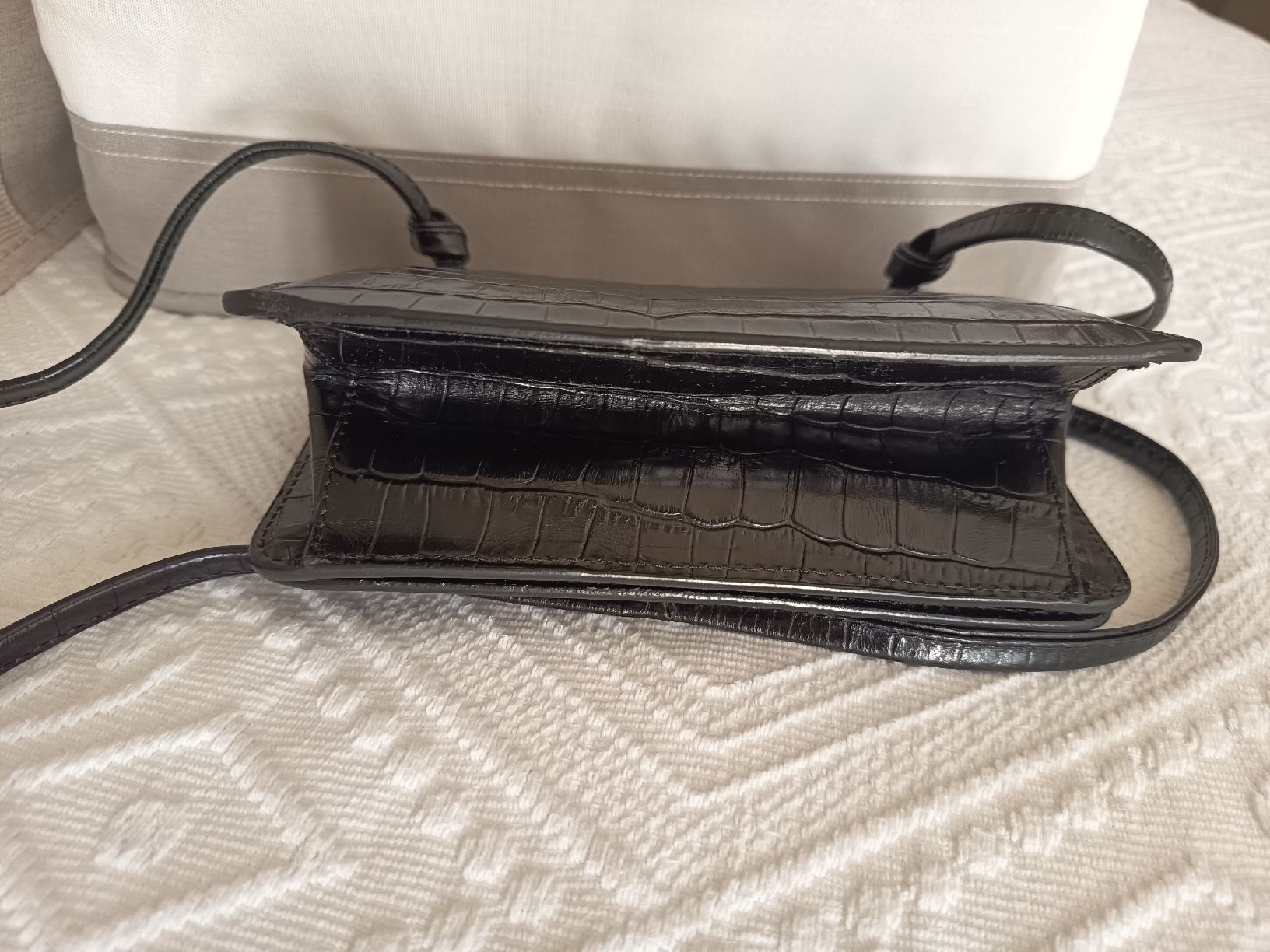 Borse da donna: Zara Black Croc Effect Small Bag – Nuovo (secondo la descrizione) da Basel venduto da beg_6v7r 2