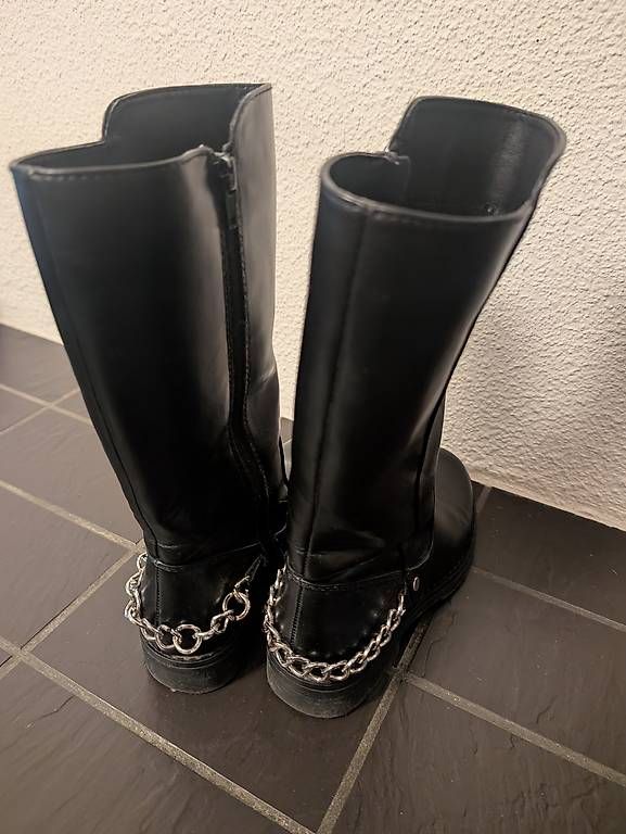 Scarpe per ragazze: Kinderstiefel Grösse 33  – Usato da Effretikon venduto da sar_x7yl 1