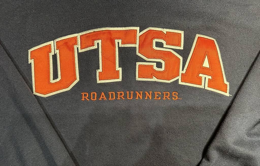 Pullover & Sweatshirts: Sweat Champion – Gebraucht aus Vionnaz von tet_ycz8 3