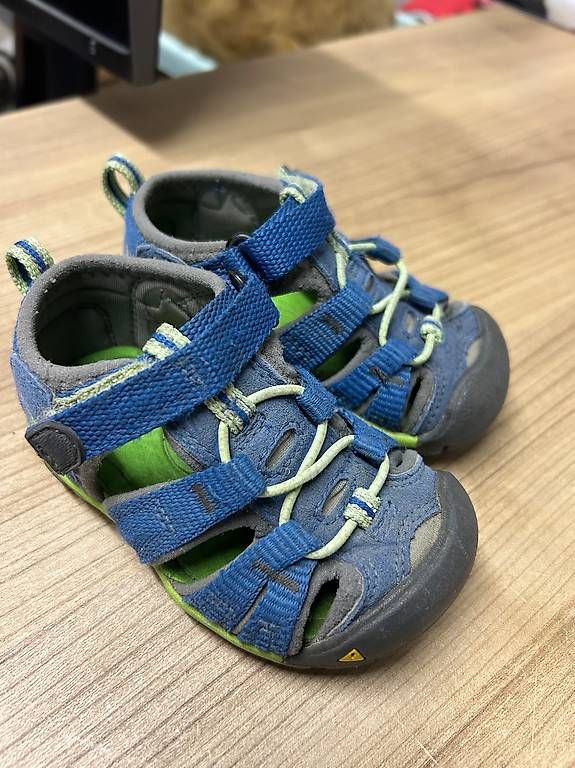 Keen Chaussures garçon: Keen Sandalen Gr. 20/21 – D'occasion à Nidfurn par elefant08