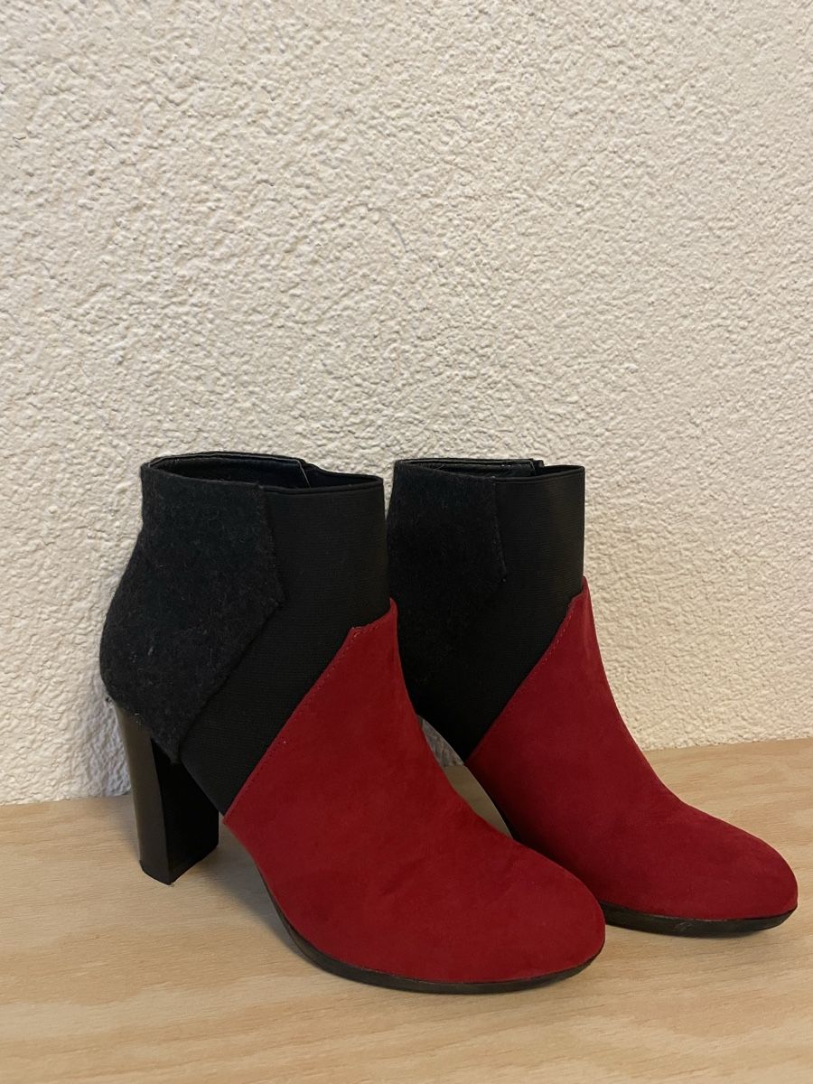 Scarpe da donna: Bottes femmes bicolores – Nuovo (secondo la descrizione) da Biel/Bienne venduto da flo_sy9q